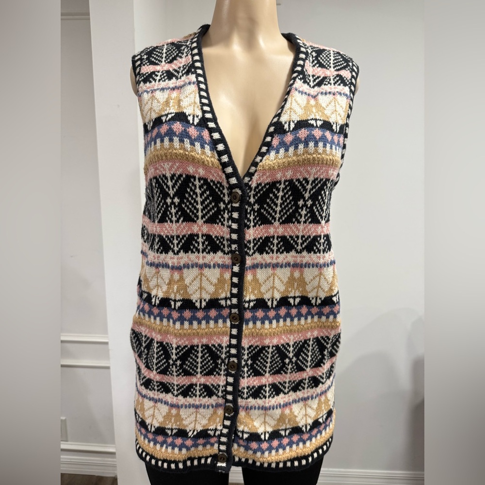 Innovation Sport Knit Vest with Pink and Black Pattern Size Medium
